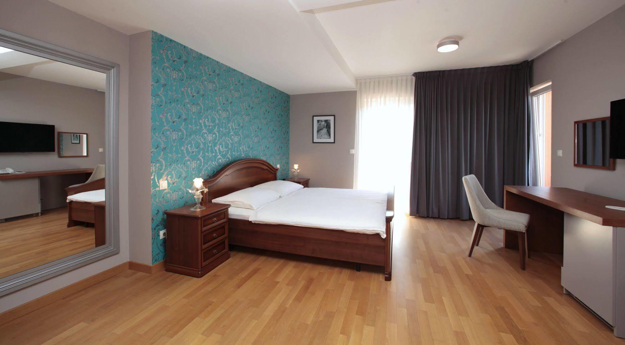 Hotel Minerva Medulin Bagian luar foto