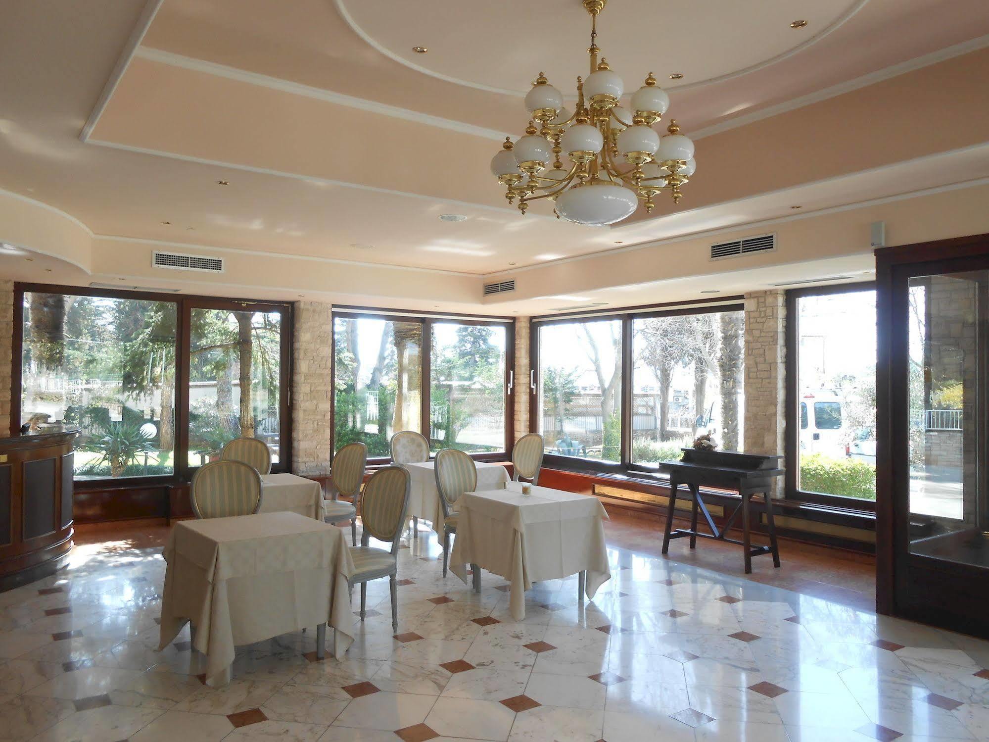 Hotel Minerva Medulin Bagian luar foto