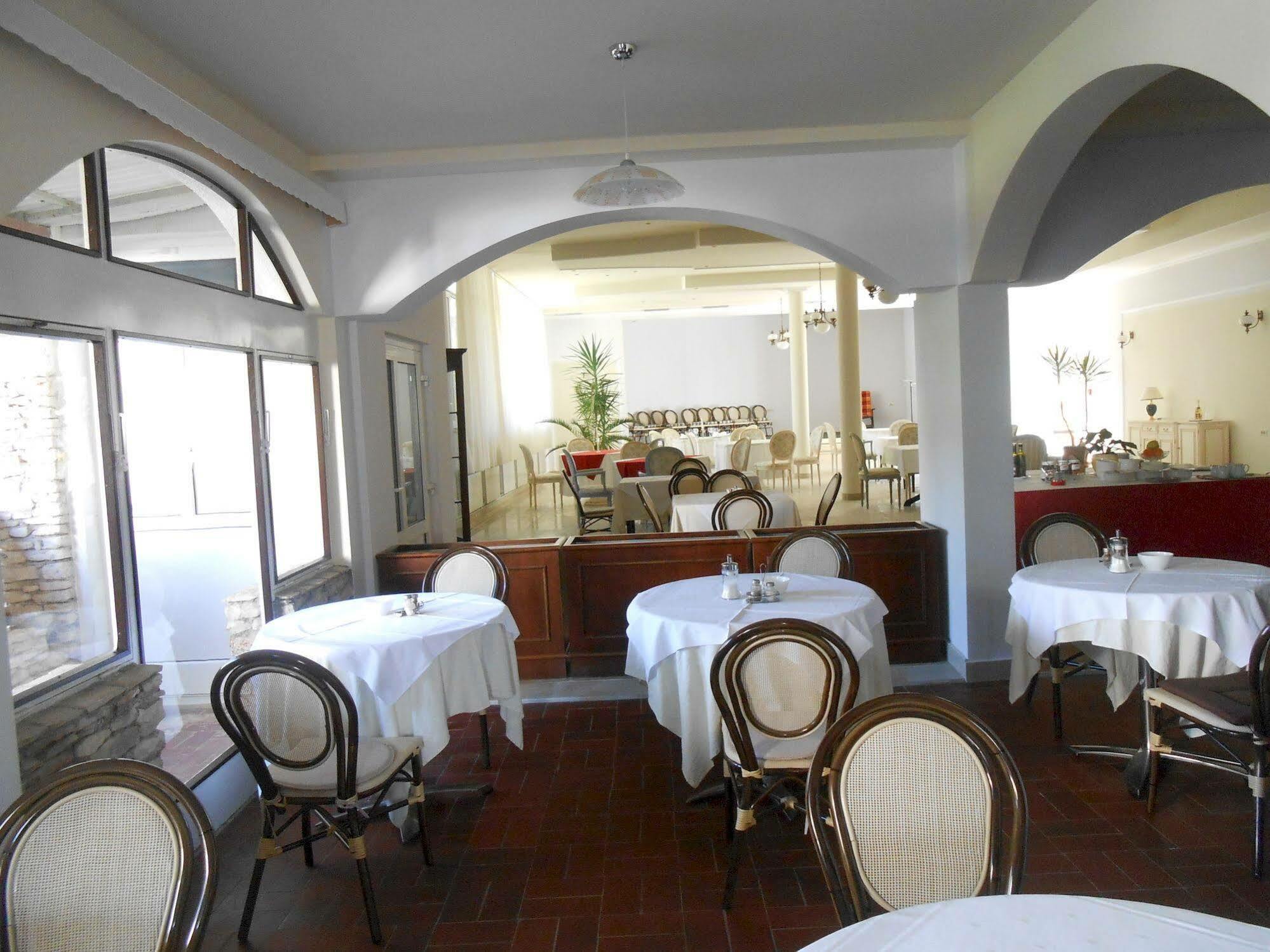 Hotel Minerva Medulin Bagian luar foto